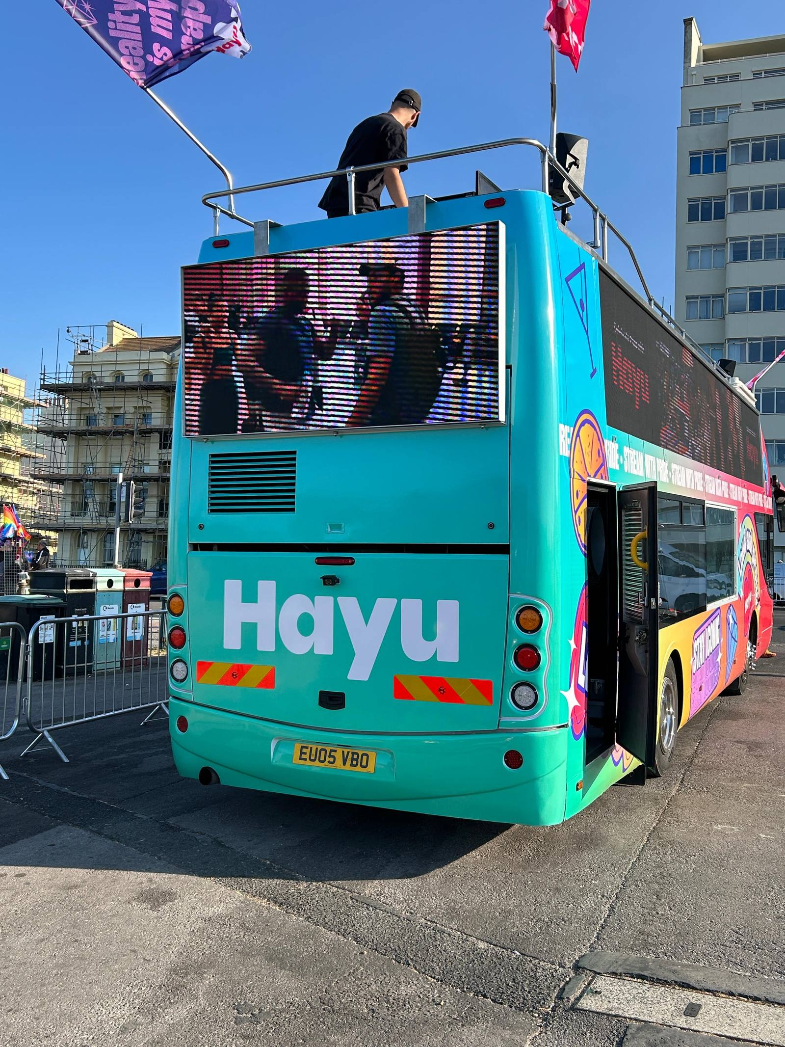 Hayu bus rear
