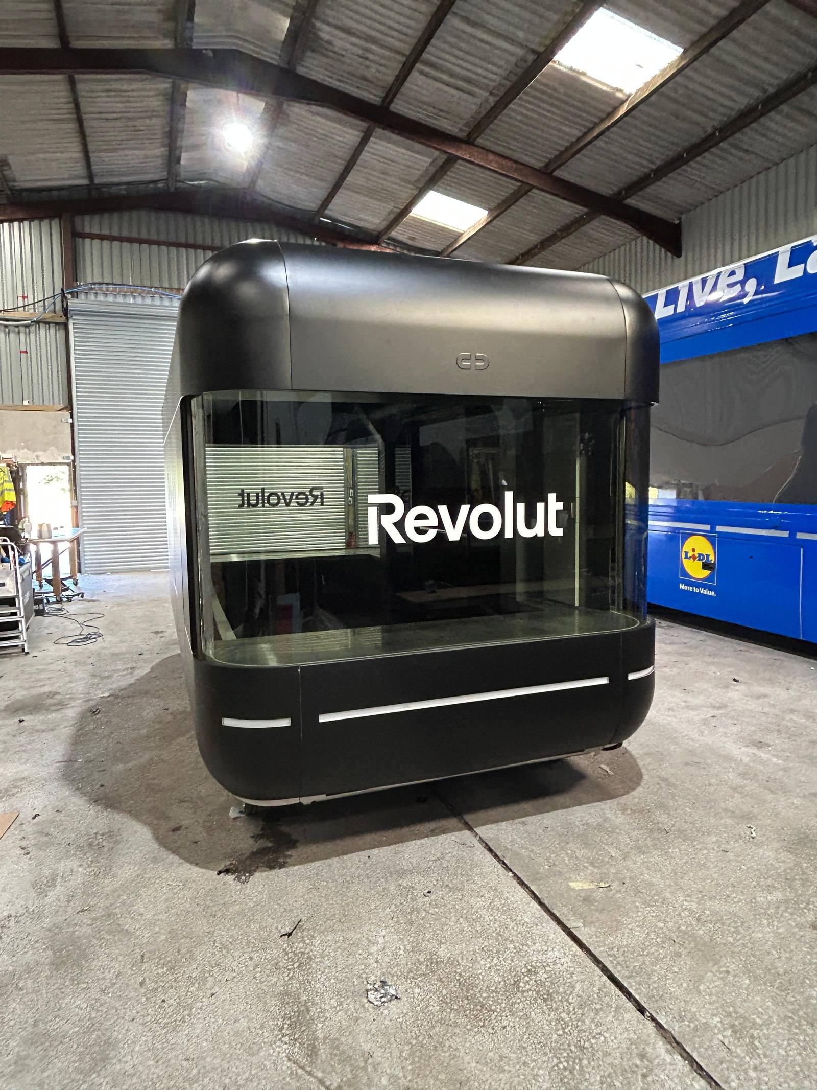 Revolut unit with window lettering